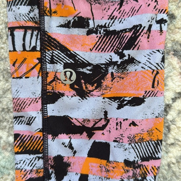 Lululemon Speed Up Crop *21" - Picture 5 of 9